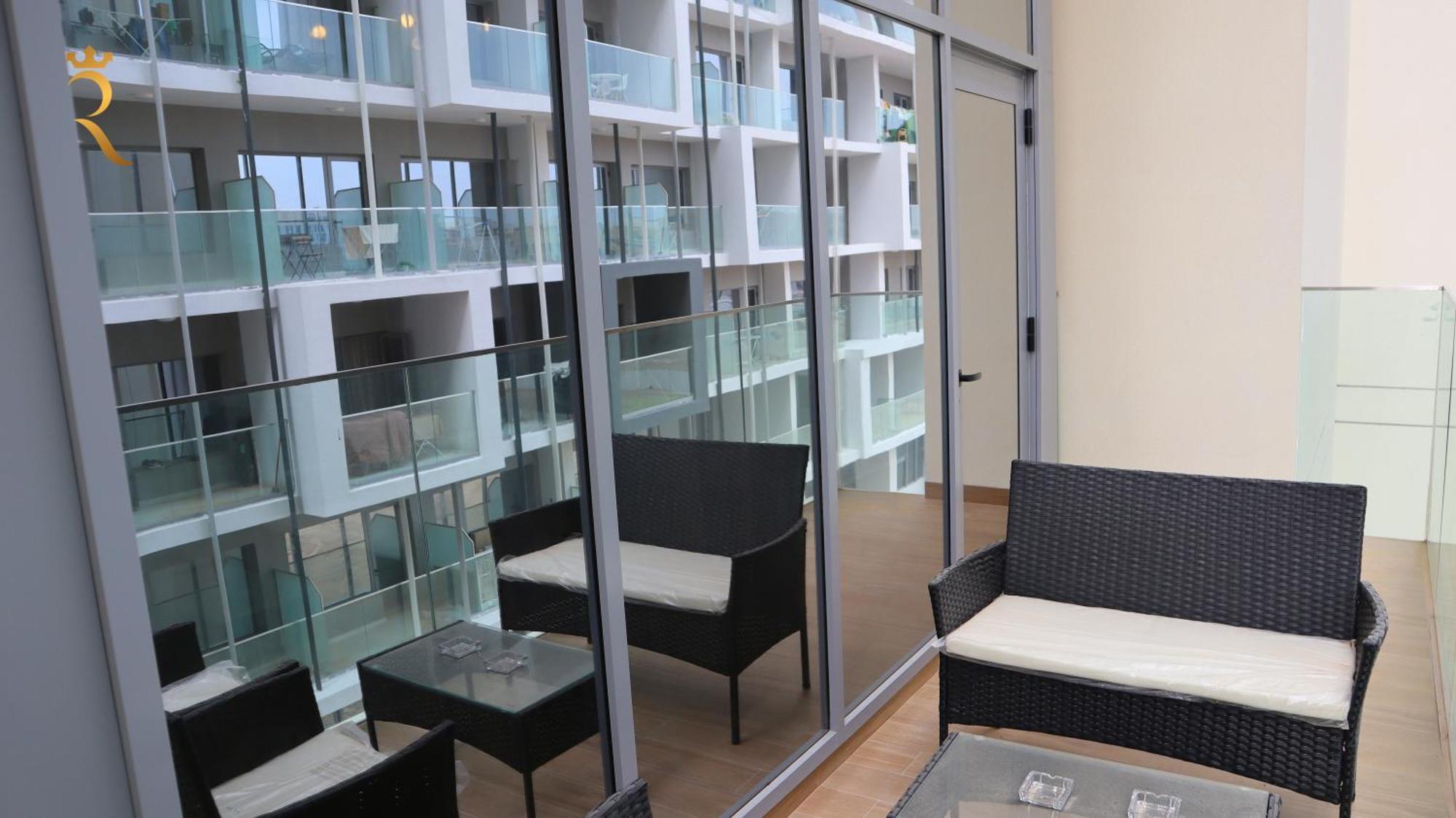 Duplex Elegance Retreat Transit - 2 Bedroom In Masdar City Abu Dhabi Exterior photo